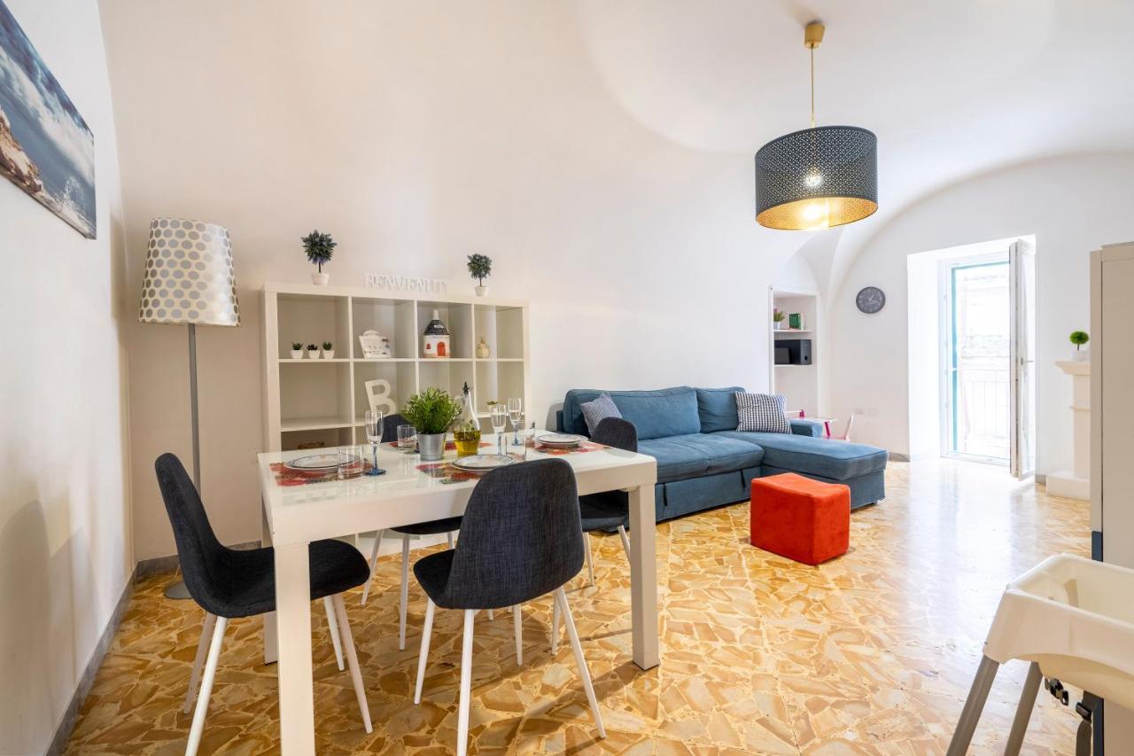 Vico II Terrace Apartment A Step From Piazza Roma Martina Franca Exterior foto
